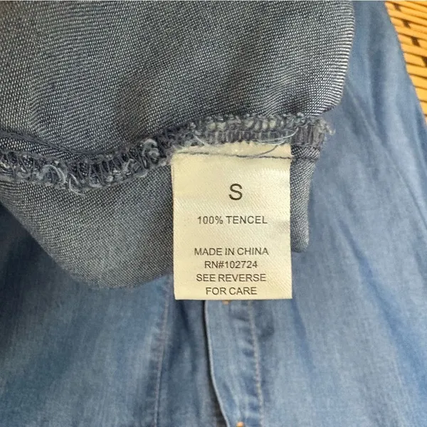 Grand‎ & Green Denim Button Down Shirt Size Small Blue - Image 7