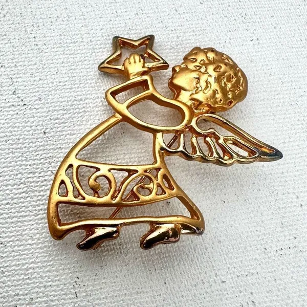 Gold tone angel holding star brooch - Image 2