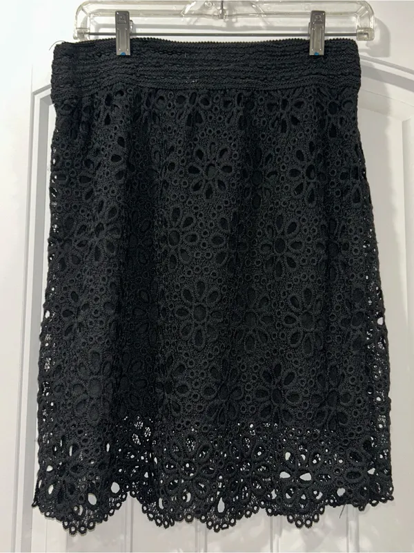 Black Crochet Mini Skirt - Elegant Floral Eyelet - Image 5