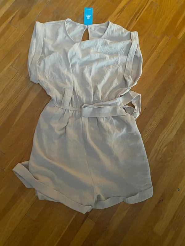 NWT Cupshe Cream Sleeveless Tie-Waist Romper Sz M - Image 4