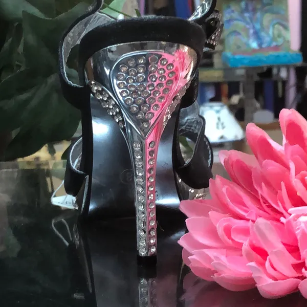 Cute black leather w/rhinestones & Blk jewels - Image 4