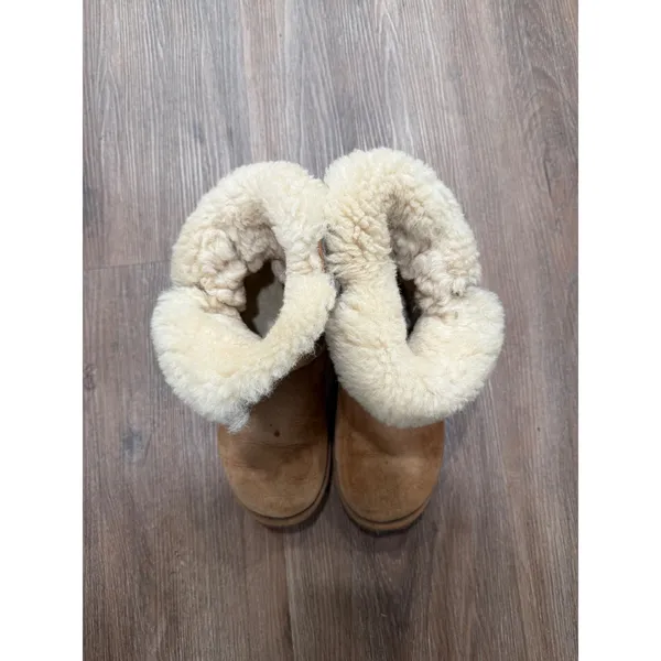 UGG Australia 5803 Classic Short Chestnut Suede Shearling Boots Womens 8‎ - Image 3