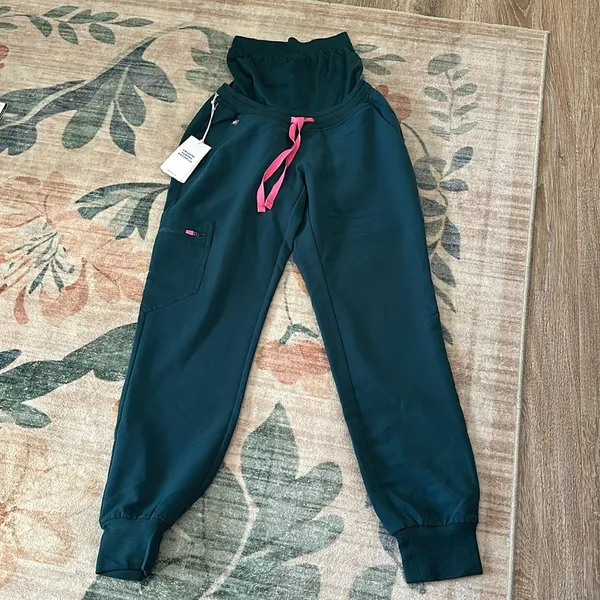 Figs Zamora Petite Maternity Pant - Image 2
