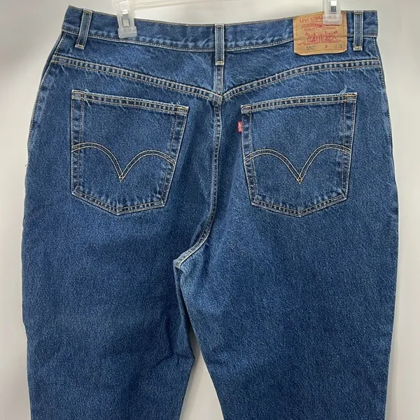 Levi’s women’s 550 relaxed fit tapered leg size 20 short retro look - Image 4