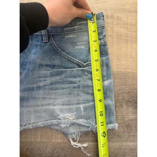 Wednesday Vintage Style Distressed‎ Cut-Off Denim Shorts - Size L - Image 7
