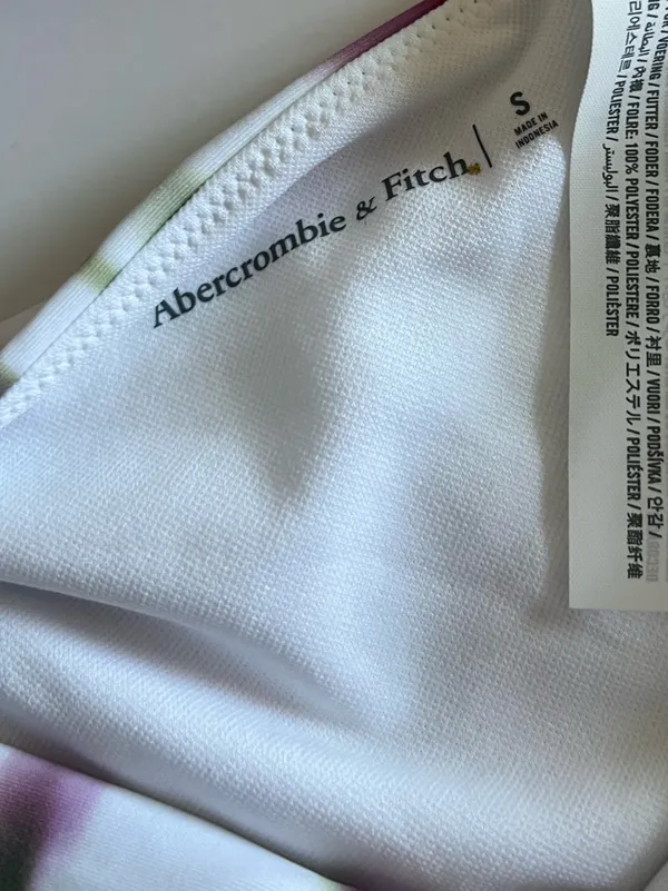 {Abercrombie & Fitch} Brand New O-Ring High-Leg Cheeky Bottom - Image 8