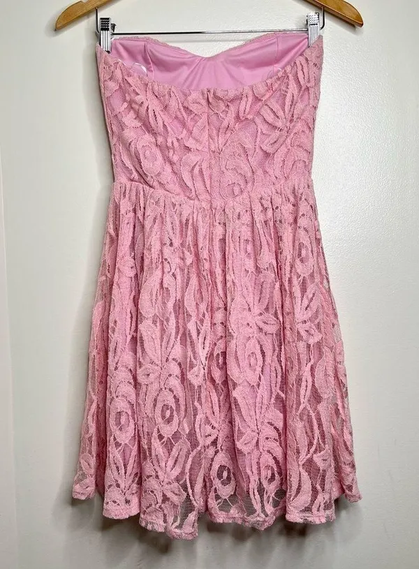 Nymphe Light Pink Strapless Mini Dress Size Medium Juniors? Lace Overlay flirty - Image 4