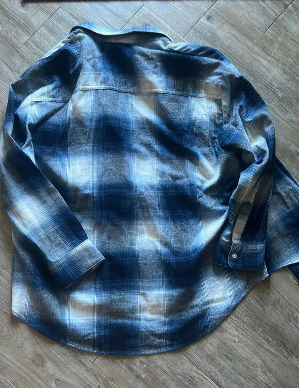 Old Navy Flannel - Image 3