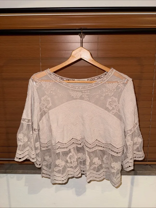 Rebellion Delicate Lace Peplum Blouse - Cream - Image 2