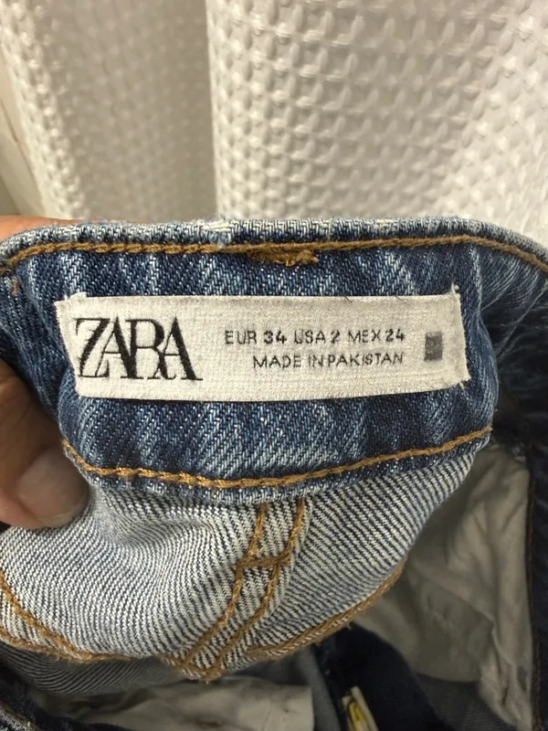 Zara Women’s High Rise Straight Leg Jeans Size 2 - Image 5