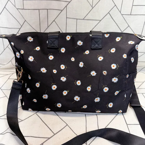 Alice + Olivia Duffel Bag Medium Black Daisy Floral Crossbody Travel Weekend‎ - Image 2