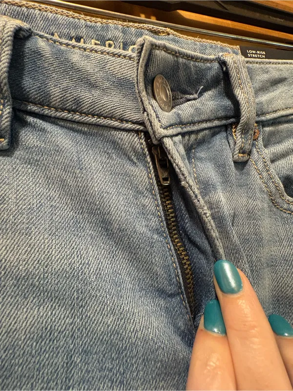 American Eagle Outfitters Light Blue Distressed Wide-Leg Jeans 23/000 Short NWT - Image 2