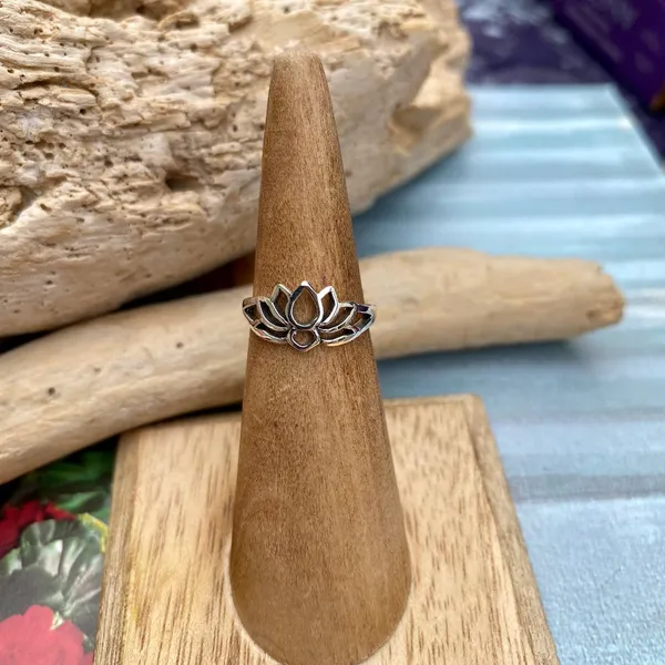 Sterling Silver Lotus Flower Toe Ring - Image 3