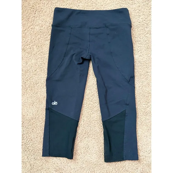 Alo Yoga Black Capri Leggings Mesh Panel Womens Size Small Athletic - Image 3