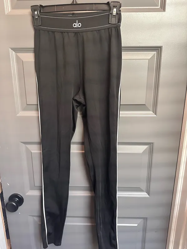 Alo Yoga Airlift High-Waist Suit Up Legging - like new Large - Image 3