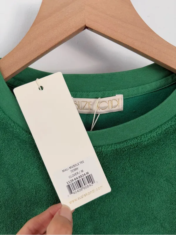 Suzi Kondi Medium NEW Mali Muscle Tee Terry Clover Green Crew Neck Lounge - Image 4