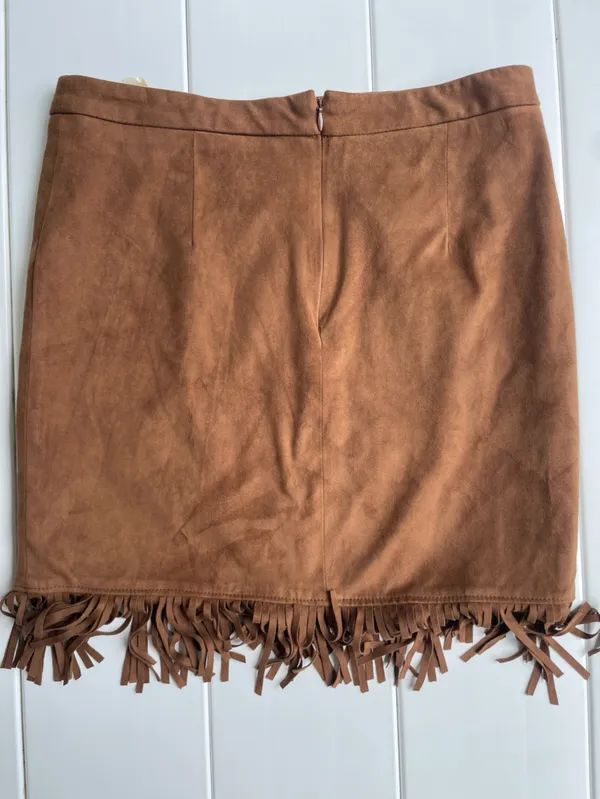 Chelsea & Theodore Faux Suede Fringe Skirt, Size M - Image 6