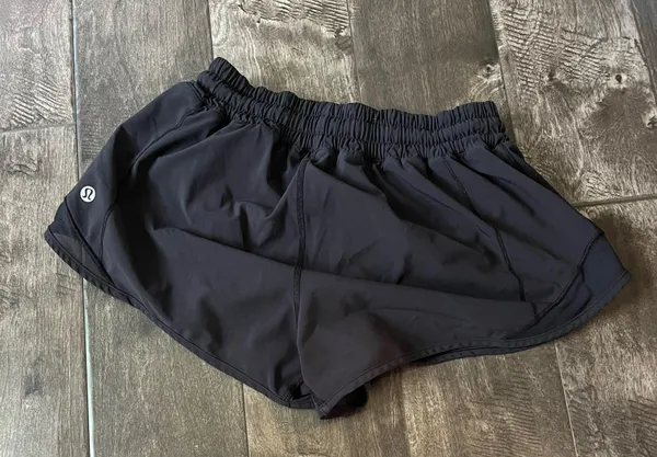 Lululemon Hotty Hot Short 2.5” - Image 2
