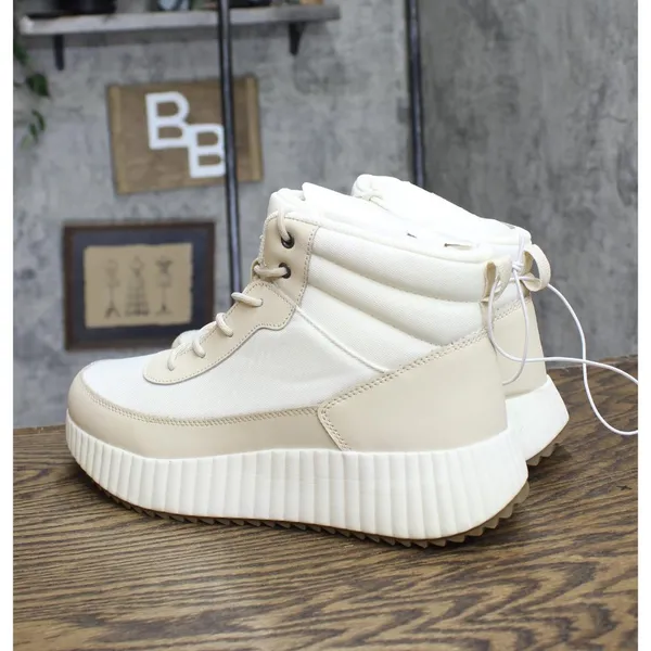 Universal Thread Womens Shyla Platform Hiker Boots 91308329 Cream Off White 10M - Image 2