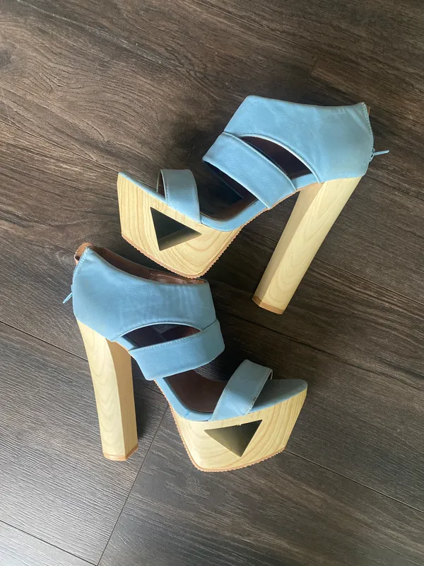 Baby Blue Heels Size 7.5 - Image 3