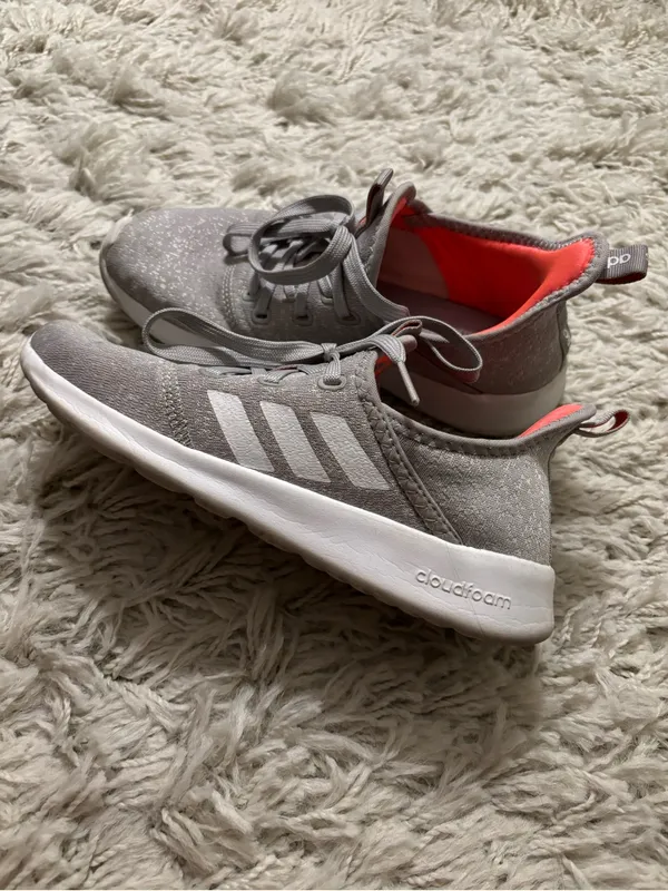 Adidas Cloudfoam Women’s Gray Lightweight Sneakers with Coral Lining Size 6.5 - Image 4