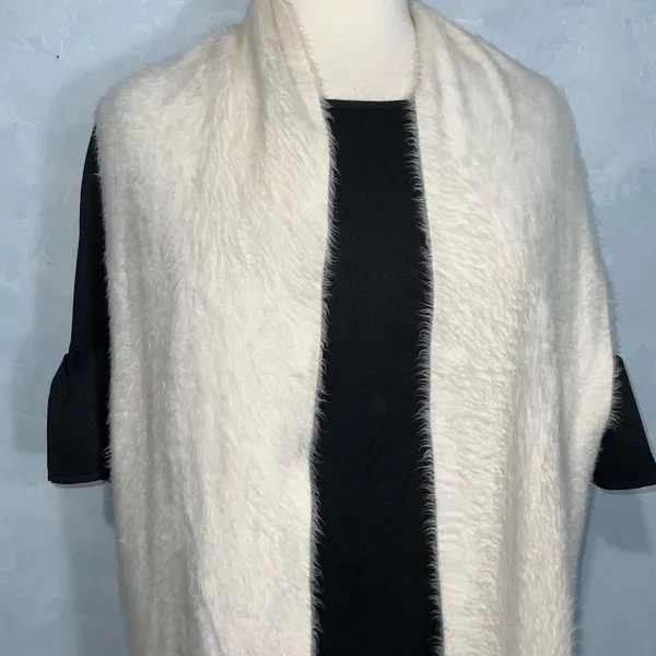 Cejon Cream Faux Fur Fuzzy Super Soft Fringe Winter Scarf 9x36 - Image 4