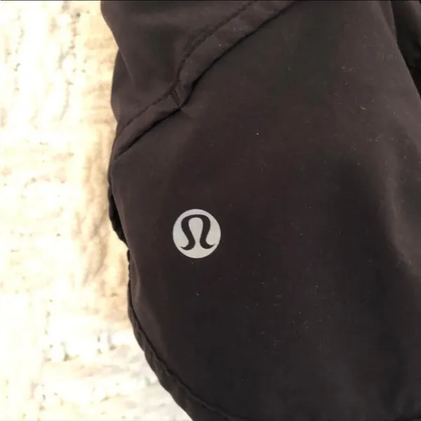 Lululemon Speed Shorts 6 Small black - Image 7