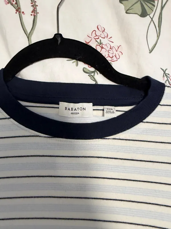 Aritzia T-Shirt - Image 2