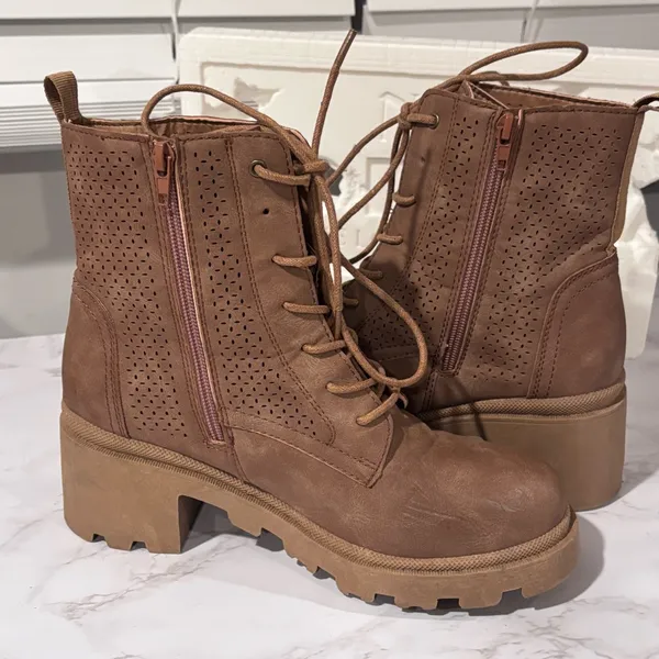 Sugar Fabians Brown Heeled Boots Size 8 | Trendy Fall Fashion Essential - Image 7