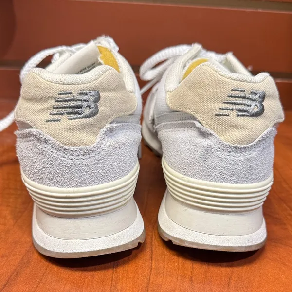 New Balance Women's Athletic Sneakers in Light Beige and Cream - Image 4