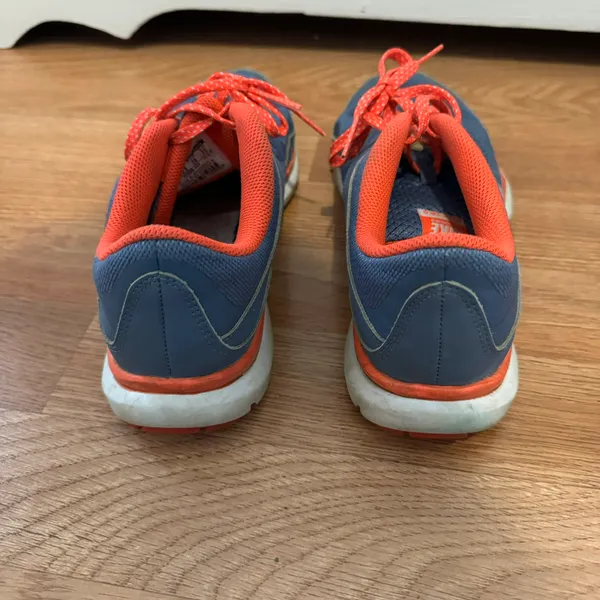 Nike Size 8 Sneakers - Image 4