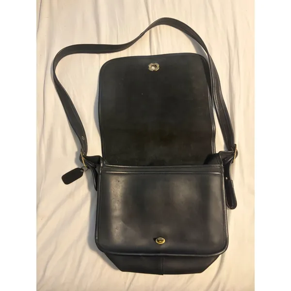 Coach Vintage Leather Crossbody Messenger Bag Black Turnlock Gold Hardware - Image 6