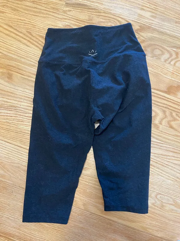 Beyond Yoga Capri Leggings - Image 2