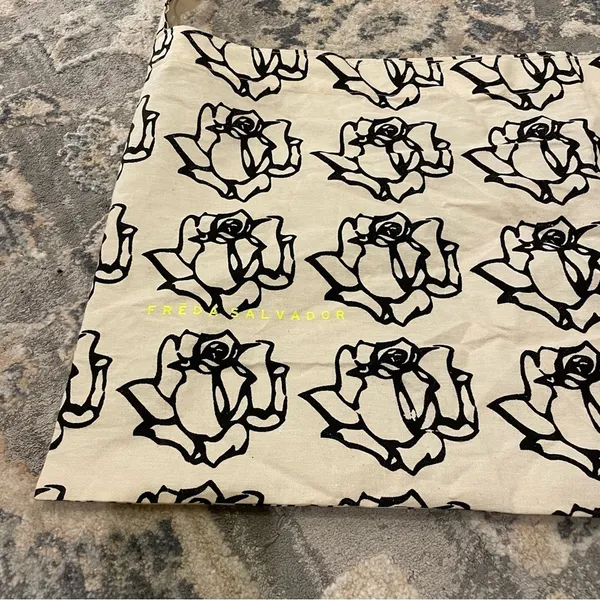 Floral Freda Salvador Patterned Shoulder Bag Black - Image 4