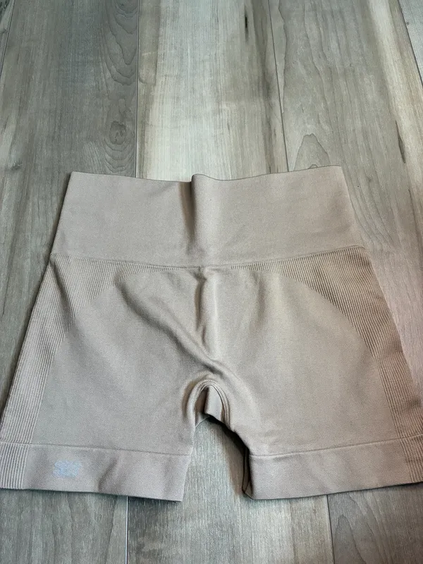 Set Active Sculptflex Biker Shorts size Medium - Image 2