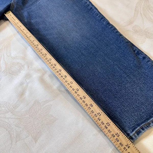 Abercrombie & Fitch Size 32/14 The Mom Hi Rise Curve Love‎ Distressed Denim Jeans - Image 5