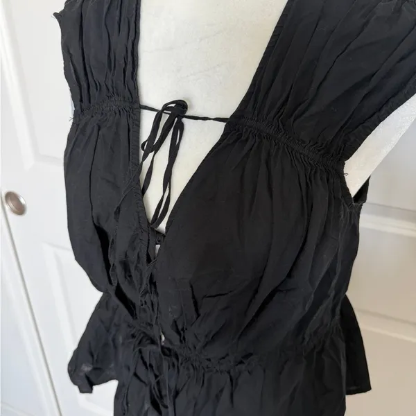 H&M Black Sleeveless Blouse with Tie Details - Image 3