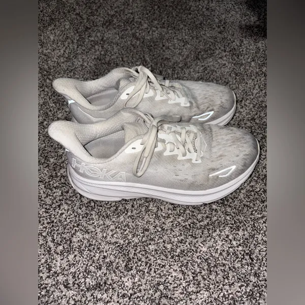 Women’s Hoka Clifton 9 - Image 2