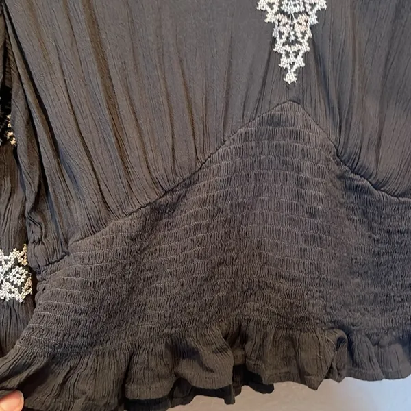 American Eagle Women’s Bohemian Crepe Fabric Smocked Peasant Blouse Size Medium - Image 6