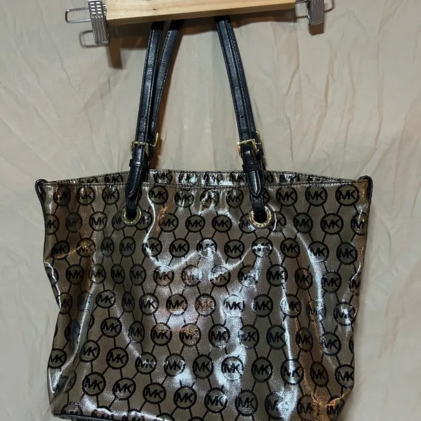 Michael Kors extra long nude purse - Image 2