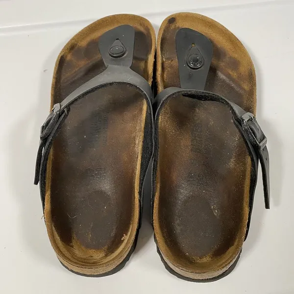 Birkenstock Sandals Women's Gizeh Black Birko Flor EU 39 US 8 - has some wear - Image 7