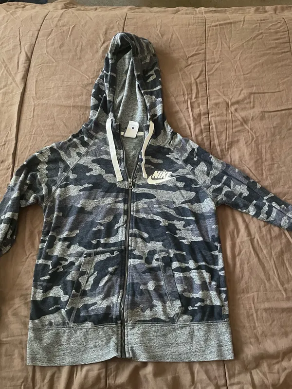 Nike Women's Sportswear Gym Blue Camo-Print Hoodie/ Jacket Lightweight - Image 3