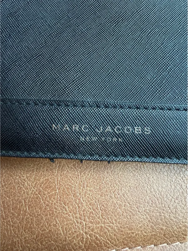Marc Jacobs Saffiano leather top-zip coin pouch and card case - Image 2