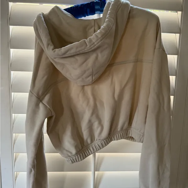 ALO size S cropped bone sweater - Image 6