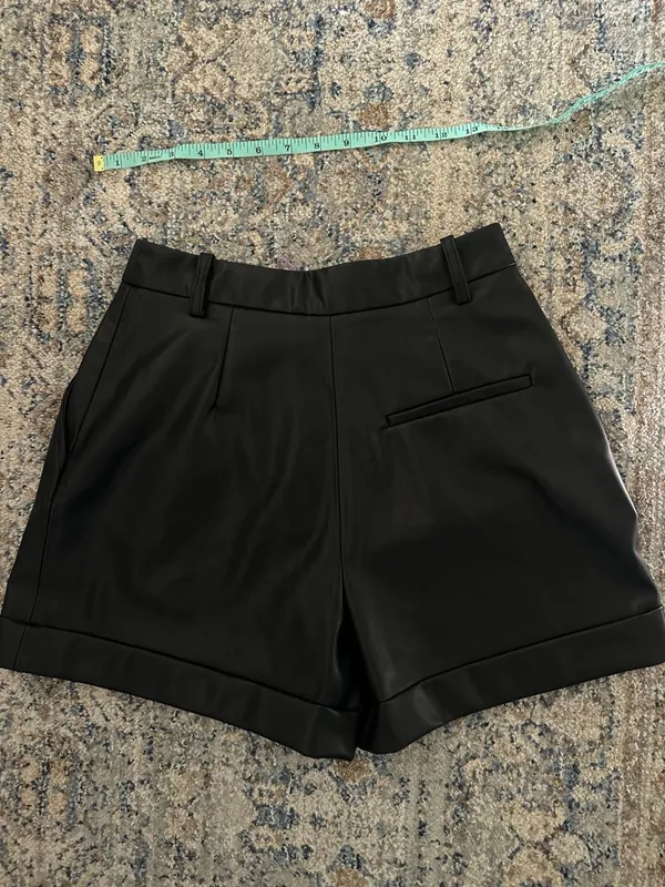 Zara Faux Leather Shorts Size XS Black Pleated Cuffed PU Tailored - Image 4