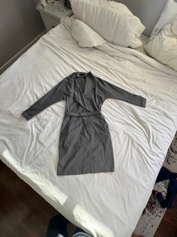 Hugo Boss gray belted waterfall v neck collared trench mid length dress M - Image 18