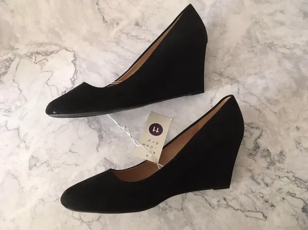 Black Wedge Heels, Size 11 - Image 5