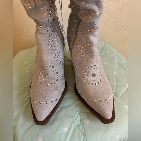 NEW Very G Stellar Womens Boot light Gray Studded Western Boots Womens size 9.5 - Image 4