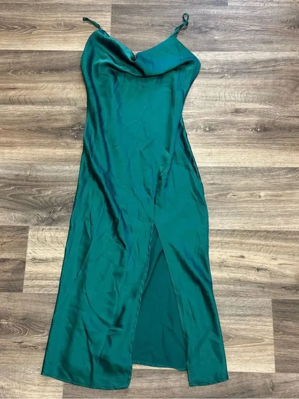 Anthropologie Paper Heart Emerald Green Slip Dress Women’s Medium - Image 4