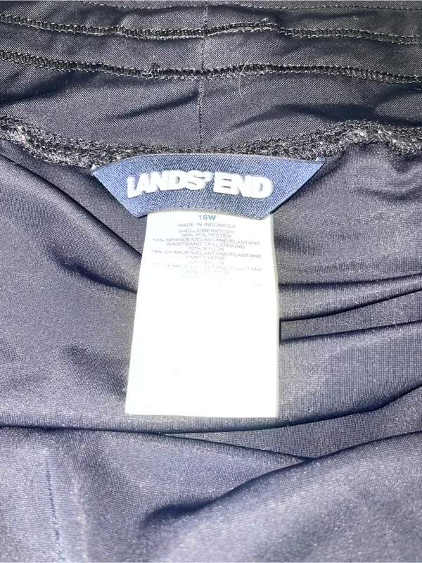 Lands’ End Women’s 16W Black Active Athletic Shorts Pockets Stretch Plus Size - Image 2